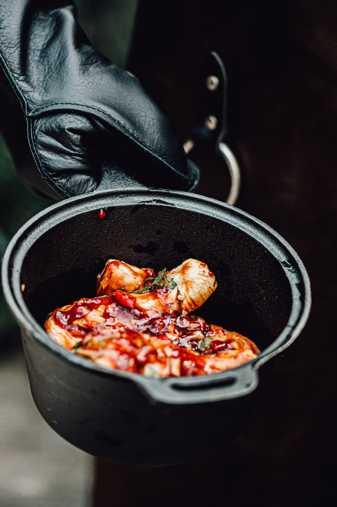 YourSurprise Engraved Leather BBQ Apron - Barbeque Apron Personalised With Name Or Text, Various Designs And Fonts, Real Buffalo Leather And Adjustable In Size, Brown, Dimensions Apron: 87 X 55.5 Cm